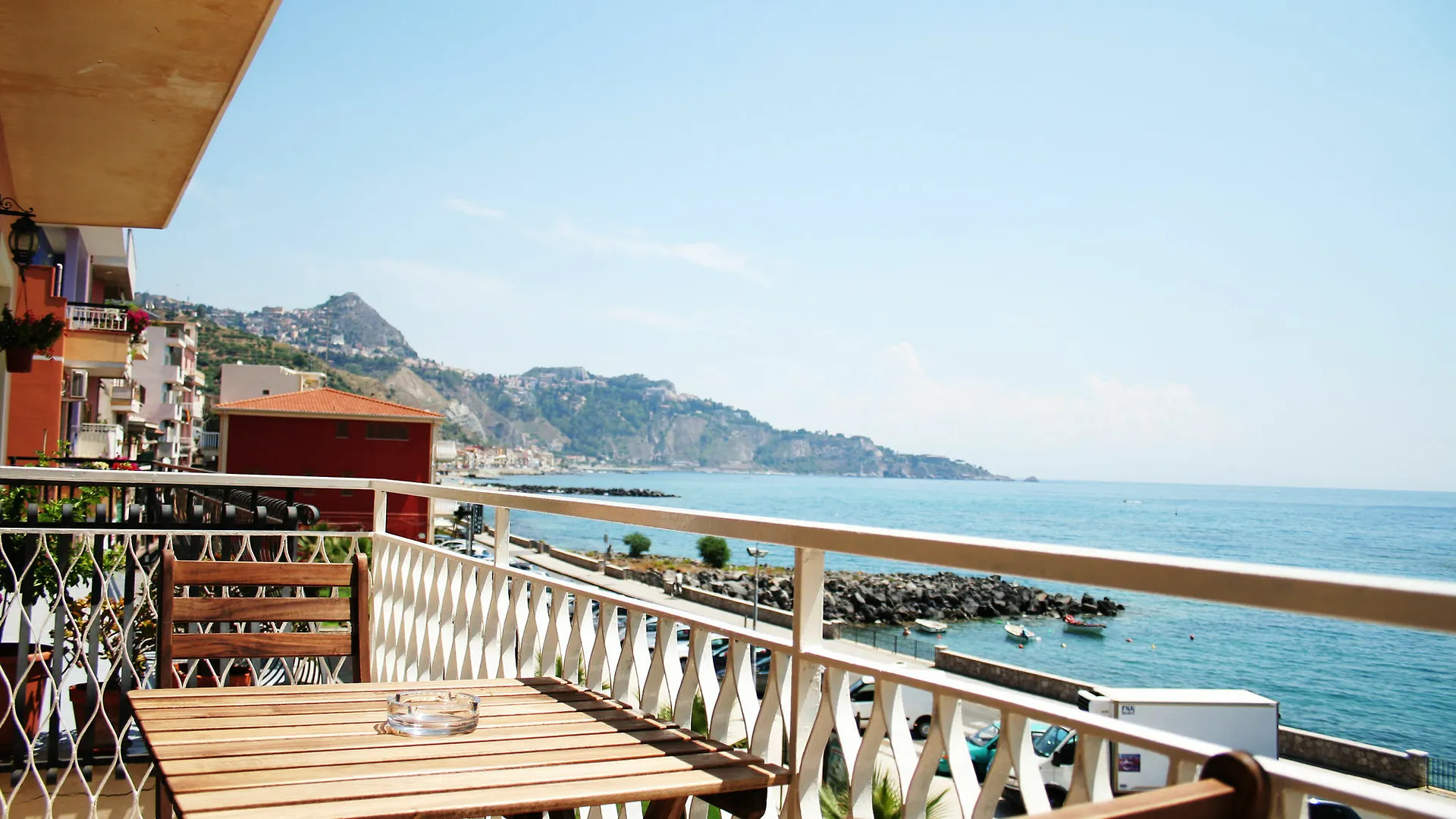 Mediterraneo Guesthouse Джардини-Наксос Италия